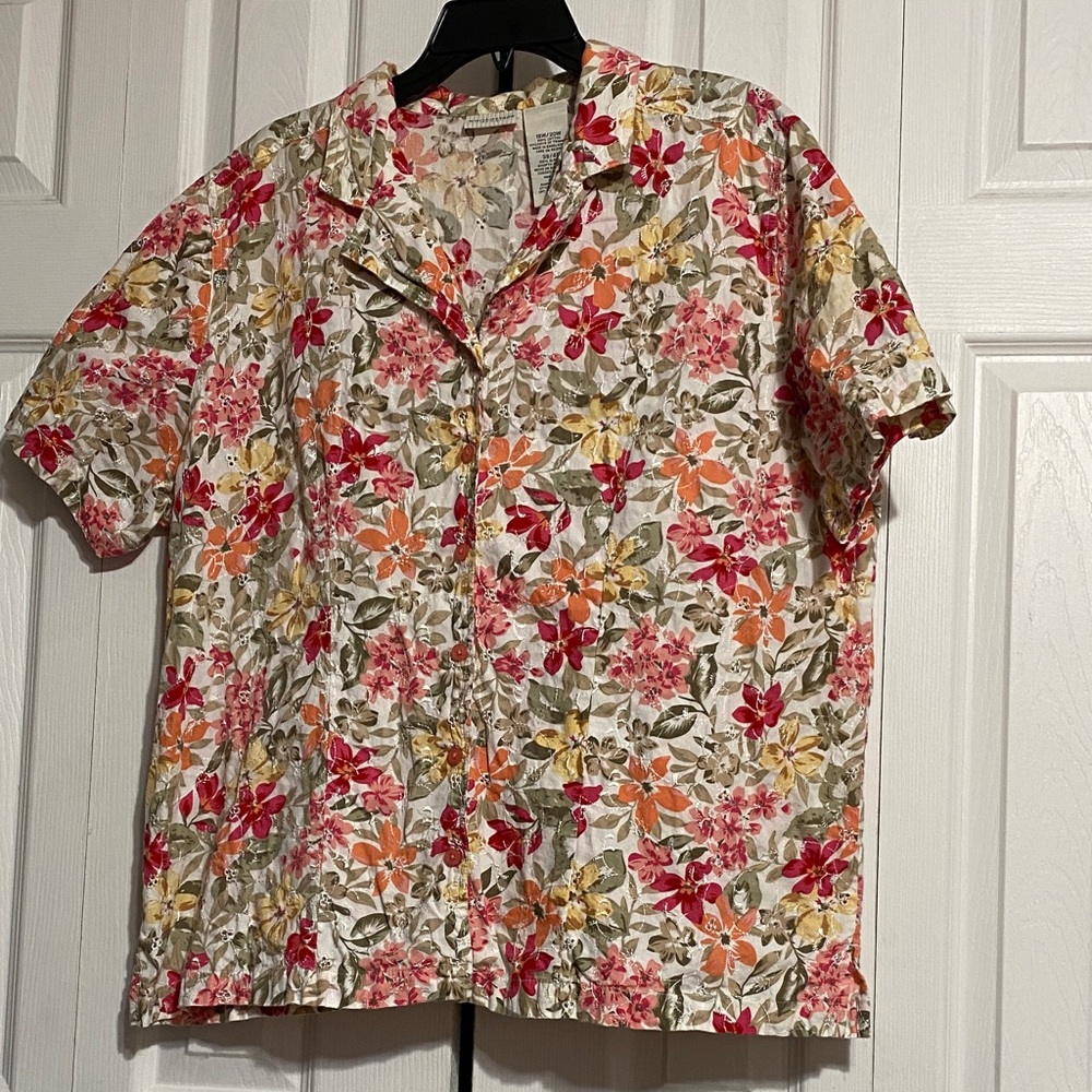 White Stag Plus cotton floral button down shirt top blouse size 18W / 20W
